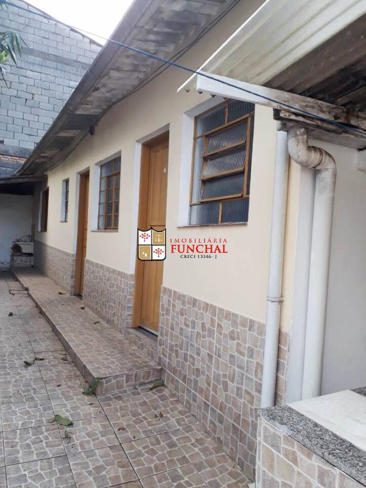 Casa à venda com 2 quartos, 272m² - Foto 1