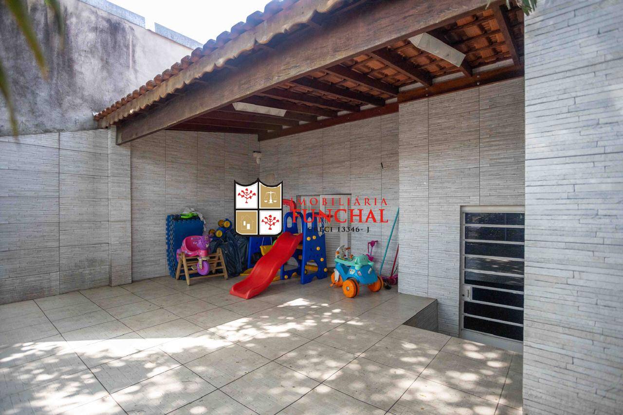 Casa à venda com 5 quartos, 280m² - Foto 3